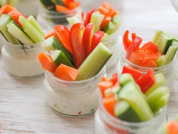 Овощи крудите с соусом блю-чиз 10 шт.