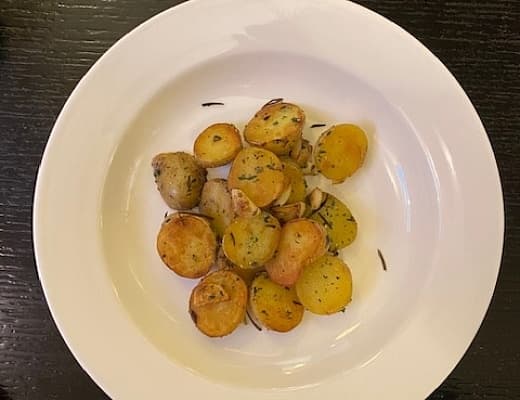 Мини-картофель с розмарином