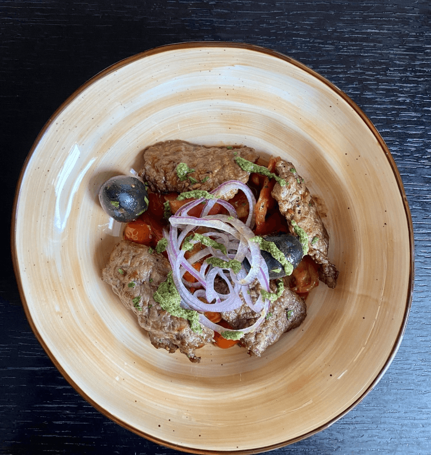 Салат с тальятой и помидорами