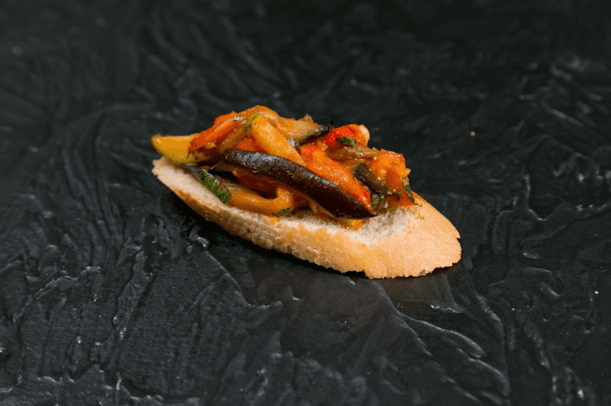 Брускетта с печеными овощами