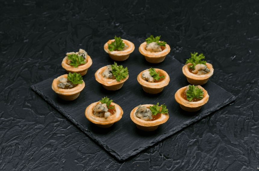 Тарталетка Дор-блю и конфитюр