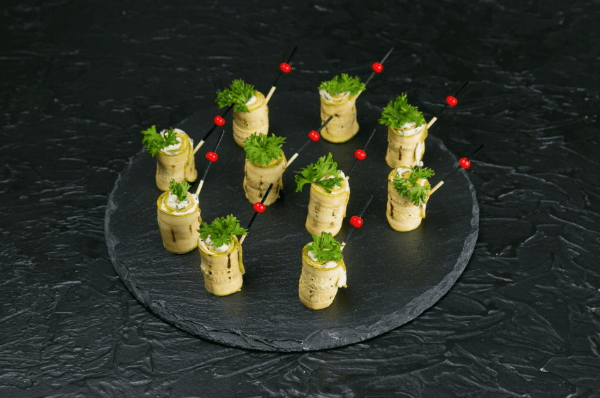 Рулет из жаренного цукини с Фетой 10 шт.