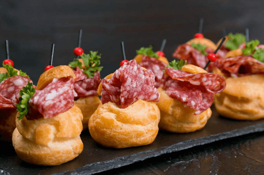 Профитроли с салями