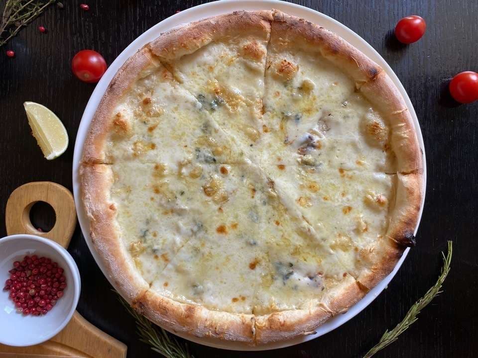 Пицца «Четыре сыра»